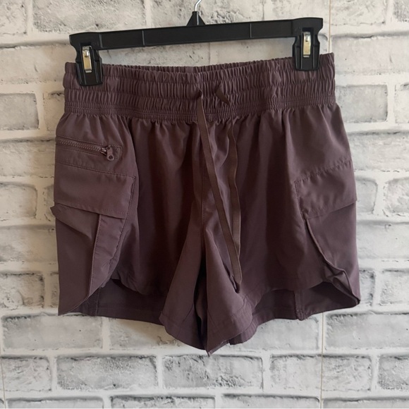 Women’s AVIA dark purple athletic pull on drawstring cargo shorts Small - Picture 1 of 3